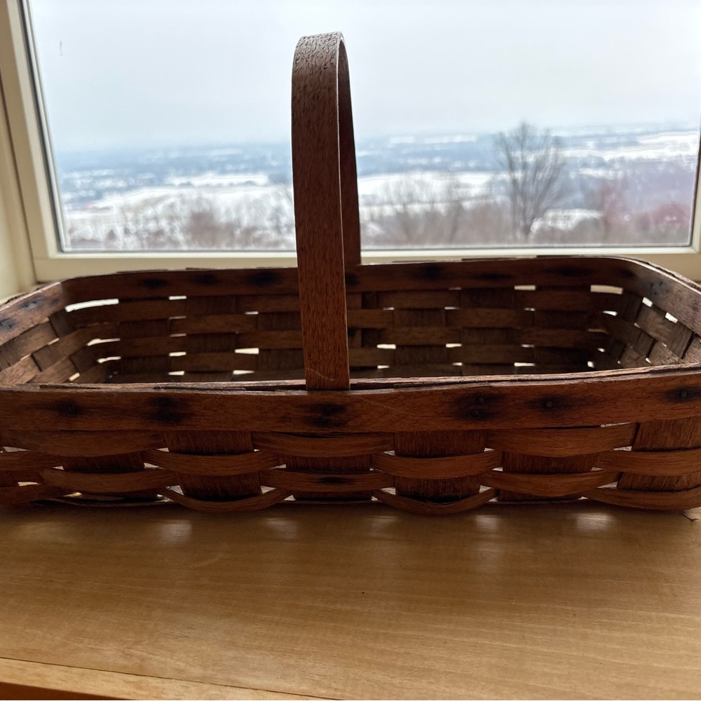 Beautiful Clean Rustic Brown Woven Basket Unique pet/smoke-free - Picture 11 of 16